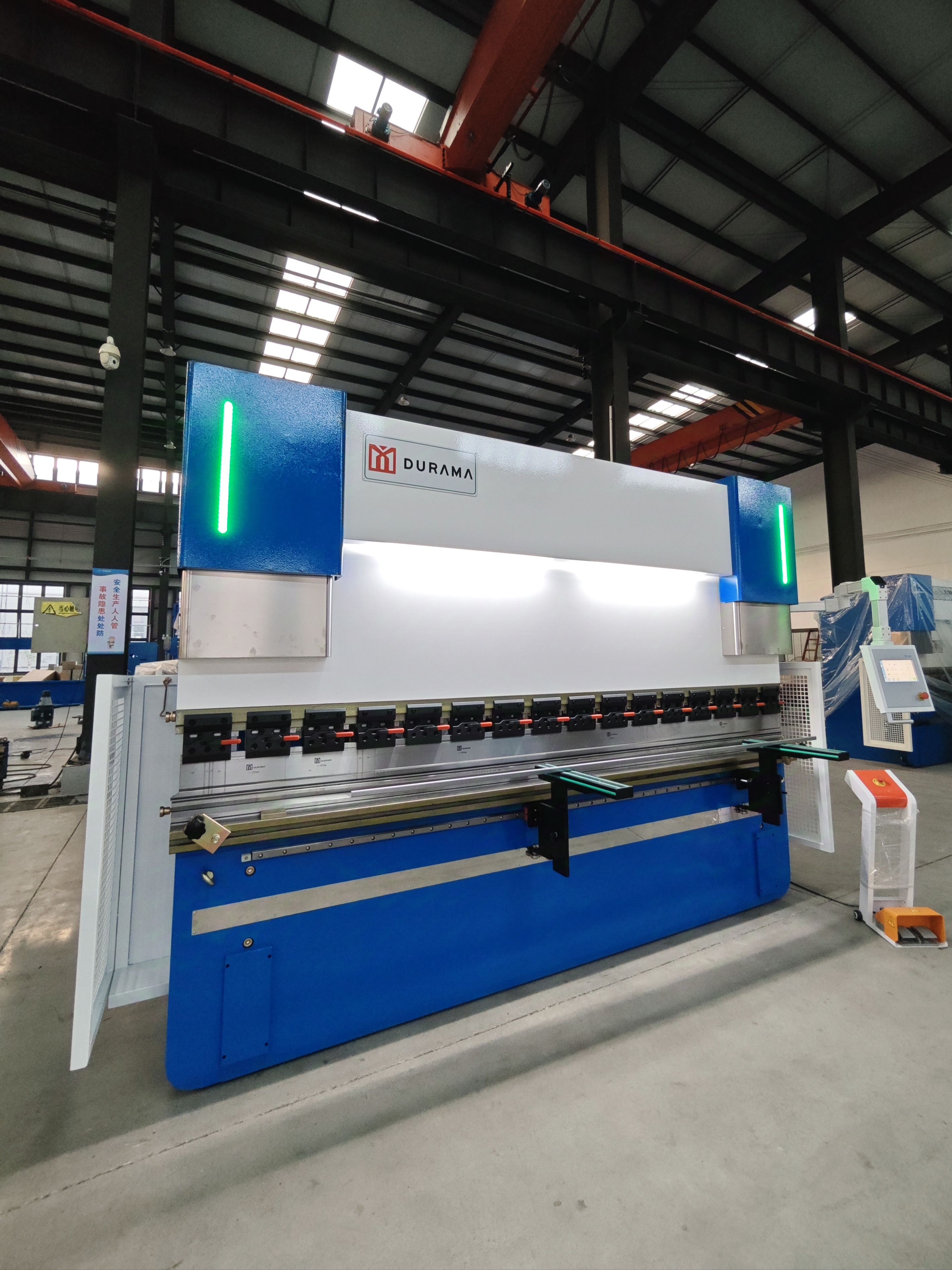 DRPK-12532 Hydraulic CNC Press Brake with TP10S