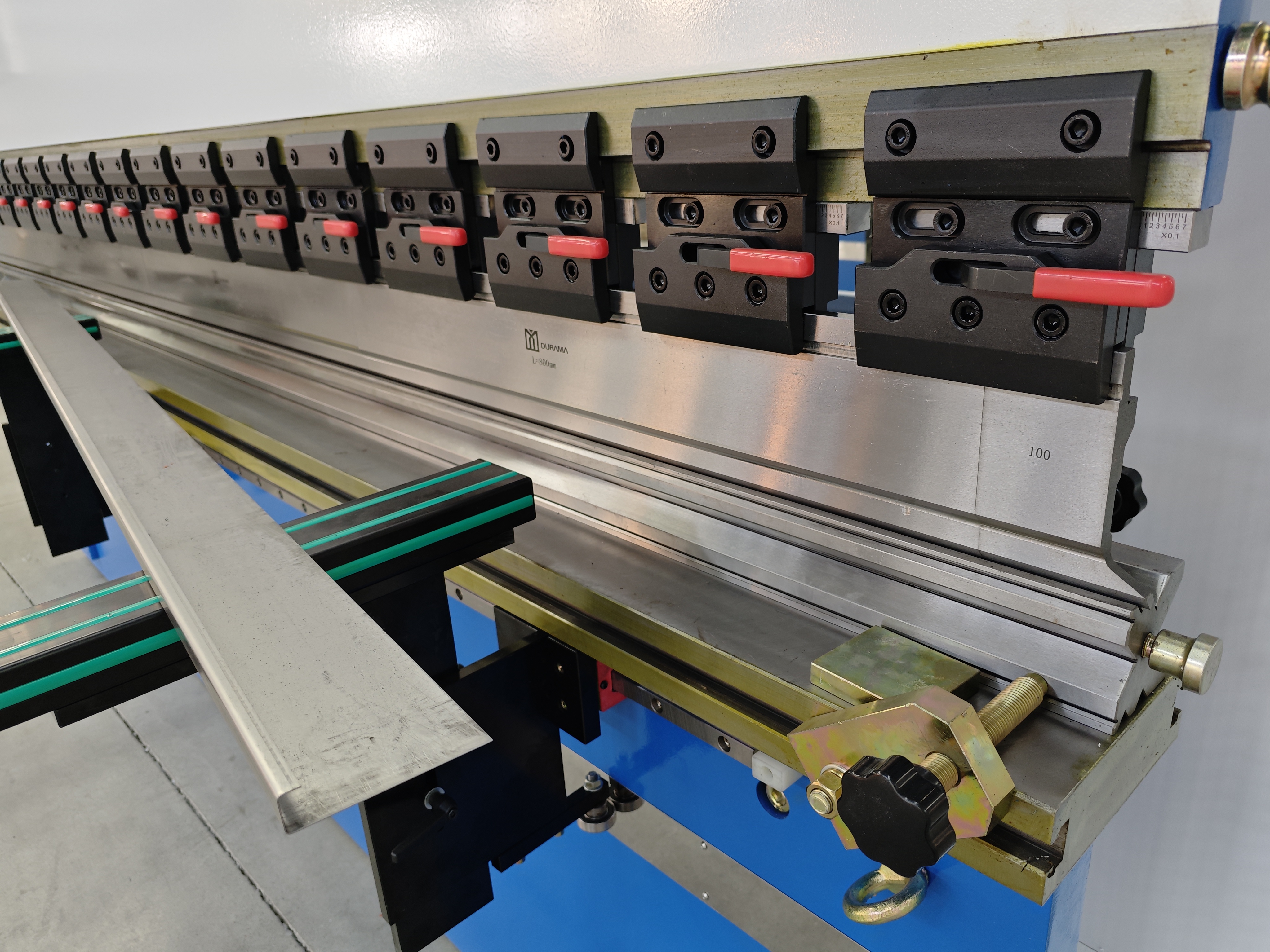 DRPK-12532 Hydraulic CNC Press Brake with TP10S