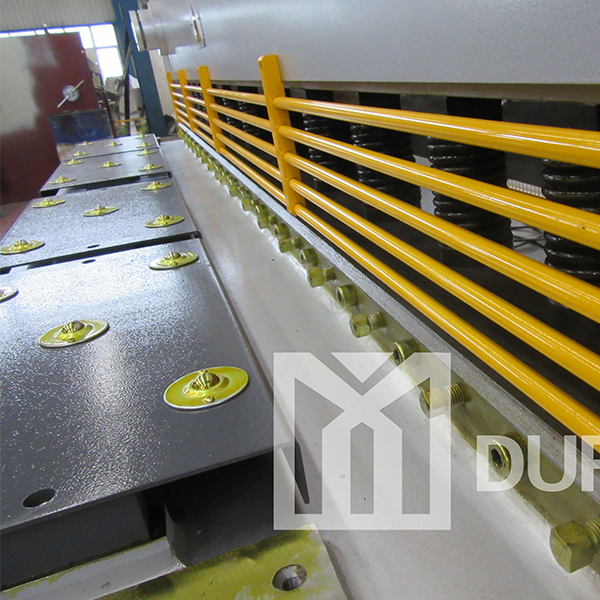 DRGS-1225 Hydraulic Guillotine Machine